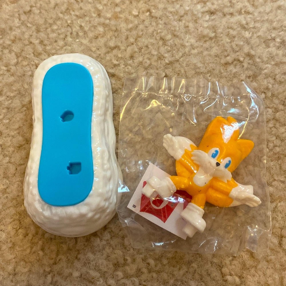 (8) McDonald’s Toys (All expect Sonic 2 toy 4 are in OG packaging) - Picture 16 of 16